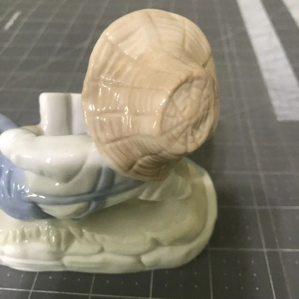 Unmarked vintage porcelain
